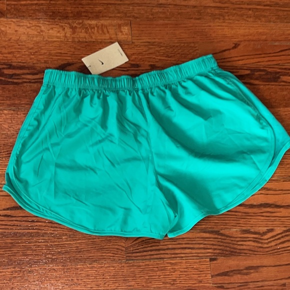 Nike women running shorts XL - Picture 2 of 6